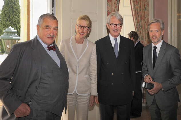 Zleva poslanec Karel Schwarzenberg a velvyslankyně Norského království v České republice Siri Ellen Sletner